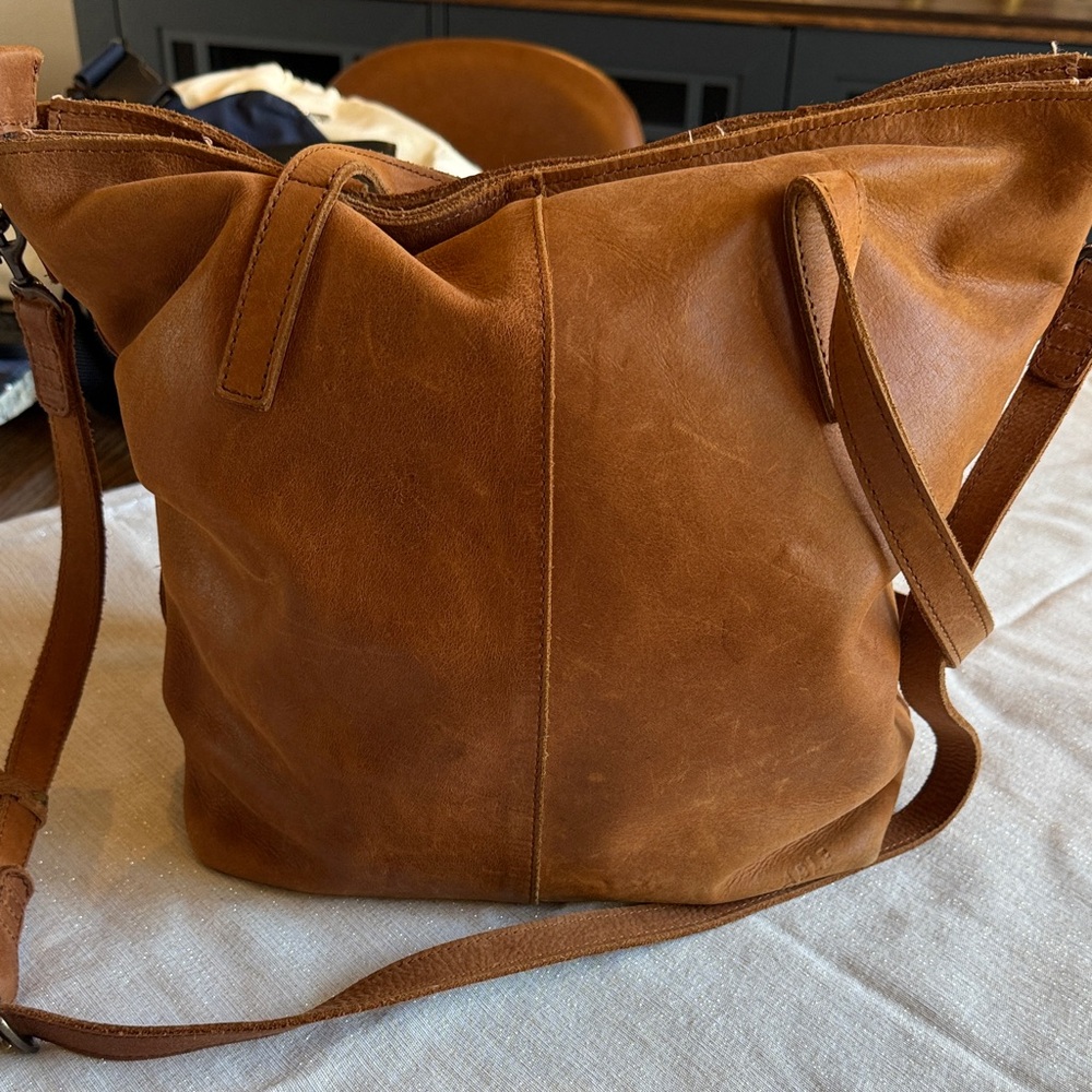 Able Tan Leather Shoulder Bag